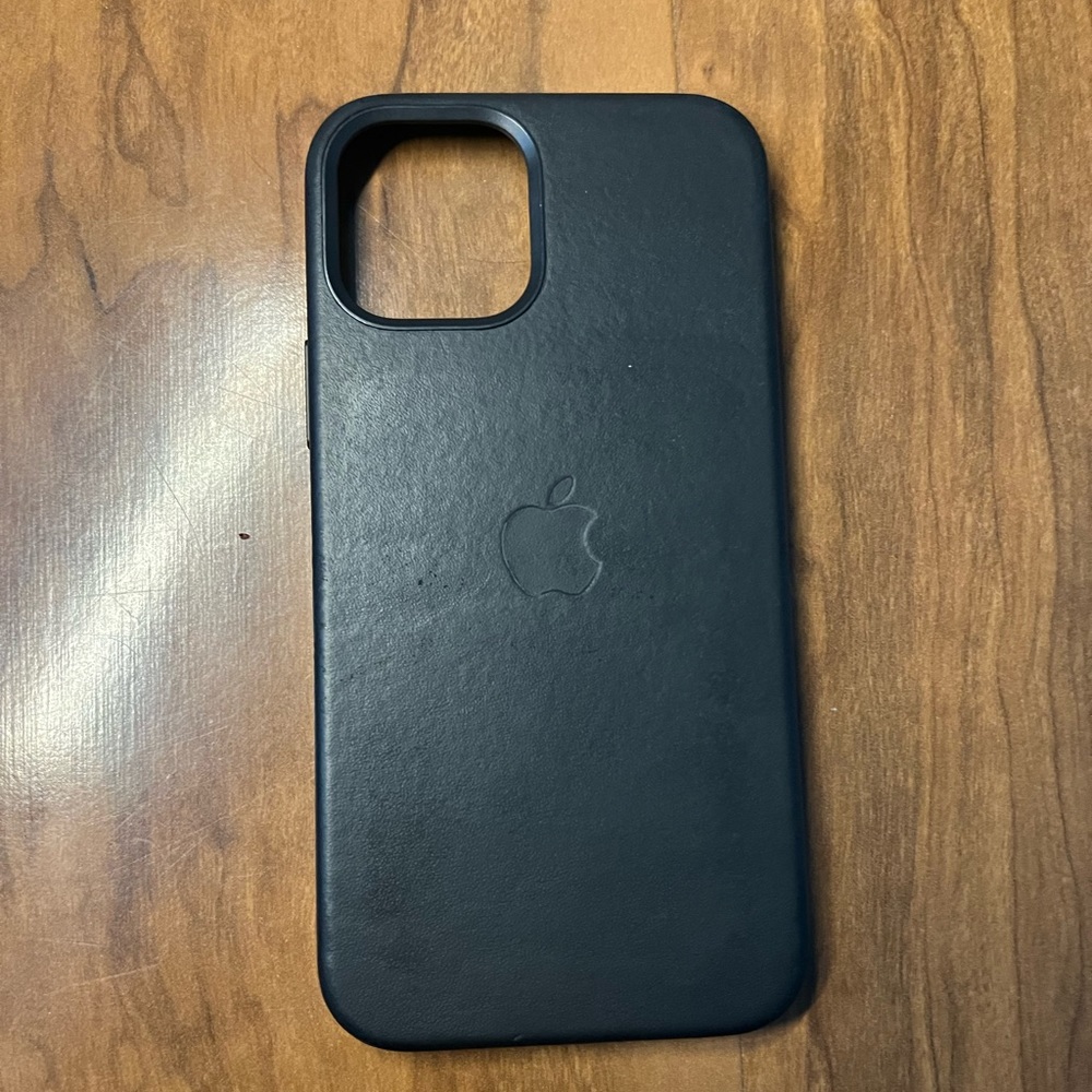 Apple iPhone 12/12 Pro Leather Case